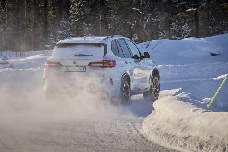  - BMW iX5 | Les photos des essais hivernaux du nouveau SUV à hydrogène