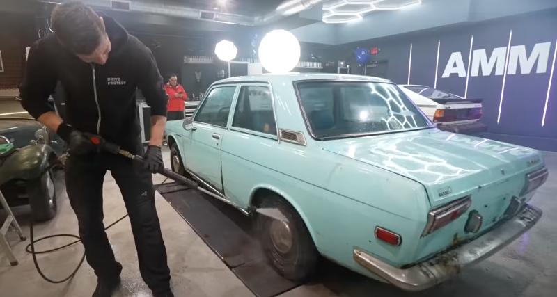  - Premier lavage pour cette auto japonaise, 44 ans après avoir été abandonnée