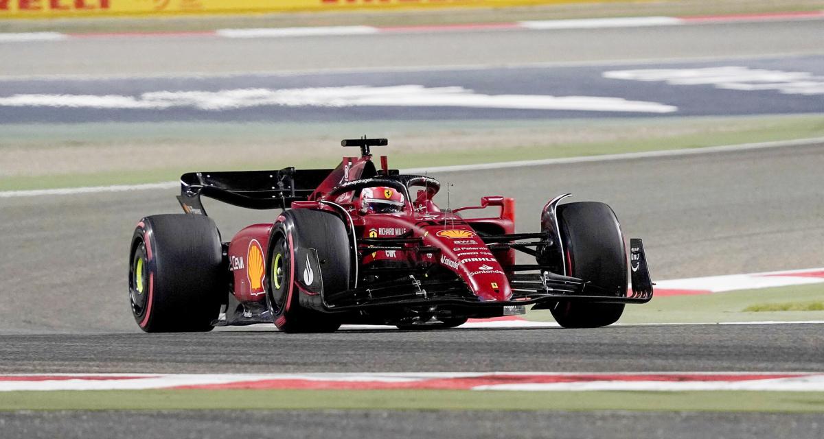 Ce modèle réduit de la F1-75 ira à merveille dans le salon des fans de la Scuderia Ferrari