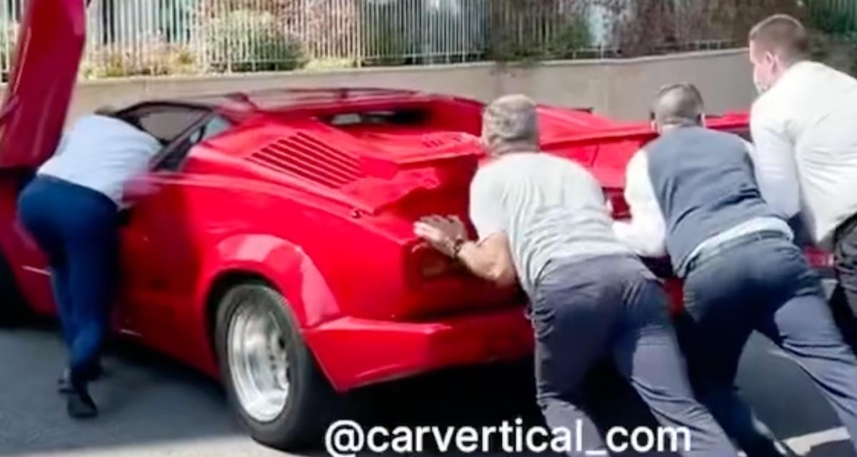 À Monaco ou pas, cette Lamborghini Countach en panne doit être poussée pour regagner son garage