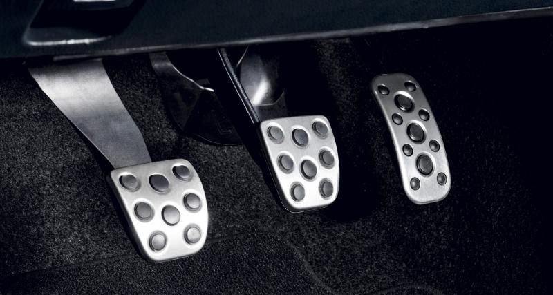 La Toyota GR Supra sera prochainement disponible avec une boîte manuelle - Sa cousine allemande existe déjà en manuelle