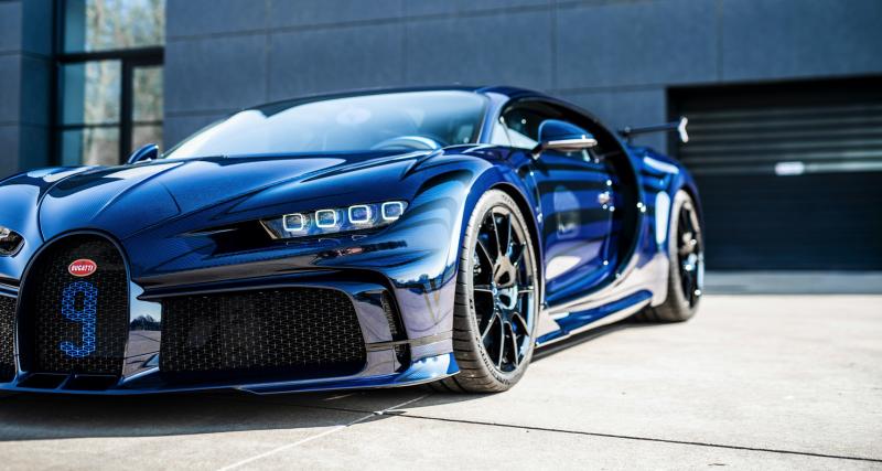 Grâce au programme Bugatti Sur Mesure, les acheteurs de ces deux Chiron ont entièrement customisé leurs voitures - Un exemplaire “Vagues de Lumière” plus sobre