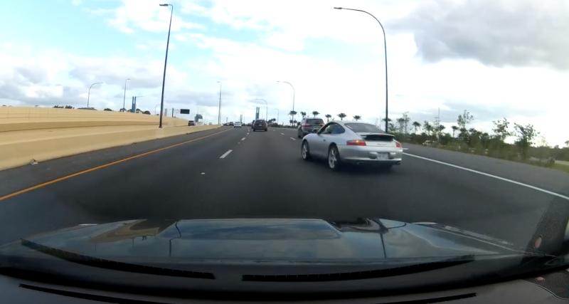  - VIDEO - Le conducteur de cette Porsche ne contrôle pas du tout son véhicule !