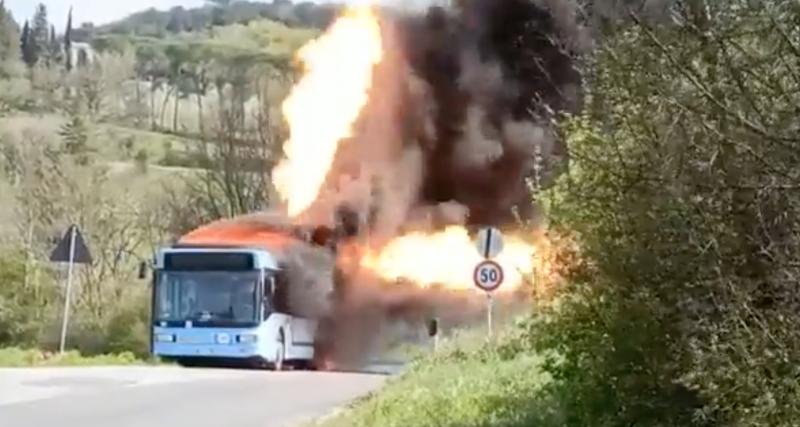  - L’explosion de ce bus au gaz naturel comprimé est digne d’un film d’action !