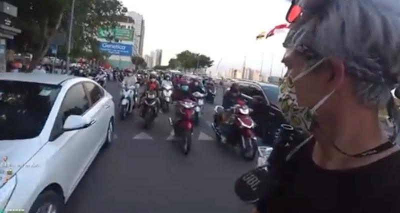  - VIDEO - Traverser la route au Vietnam, en voilà une épreuve