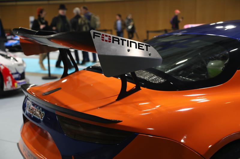 Expo Alpine de compétition au salon auto de Lyon 2022 | Nos photos des modèles de sport exposés