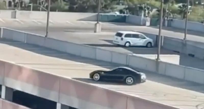 VIDEO - Son drift en Ferrari finit bêtement dans le mur
