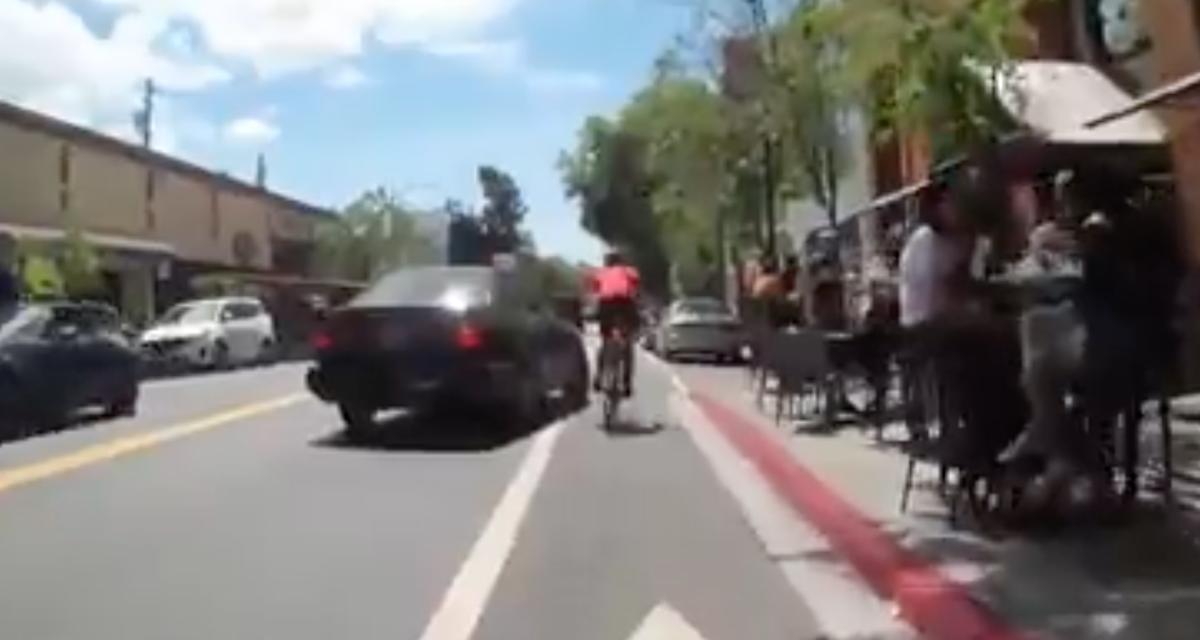 VIDEO - Cette cycliste doit faire preuve d'une attention de tous les instants face aux voitures