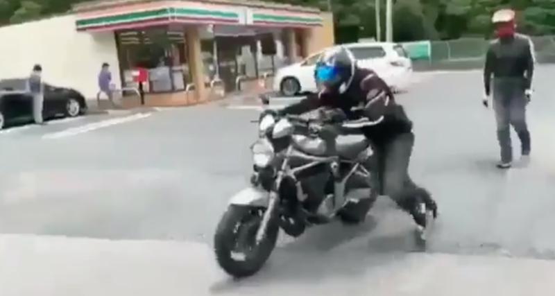  - VIDEO - Le démarrage de la moto ne s’est absolument pas fait en douceur