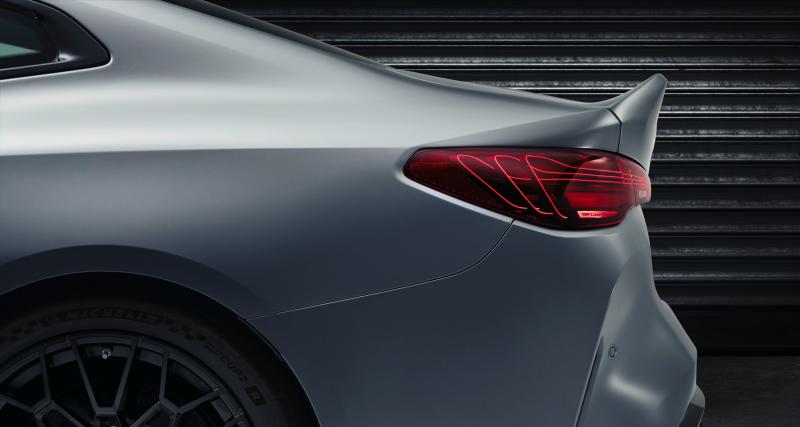 BMW M4 CSL (2022) : allégé et surpuissant, ce monstre est taillé pour la performance sur circuit - Un plus gros spoiler arrière