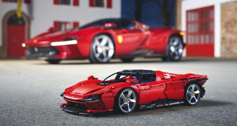 Ce nouveau pack Lego permet de construire une Ferrari à moteur V12, voici son prix