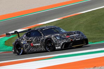 Porsche 718 Cayman GT4 ePerformance | Les photos de la voiture de course électrique