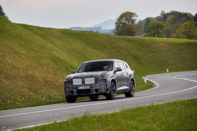 BMW XM | Les spyshots officiels du nouveau SUV allemand