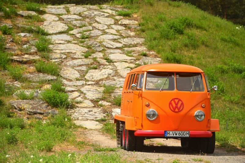 Volkswagen Combi | Les photos du T1 sur chenilles restauré