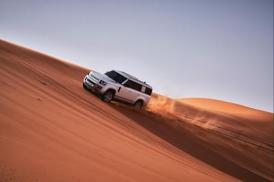 Land Rover Defender | Les photos du nouveau modèle 130 à huit places (2022)