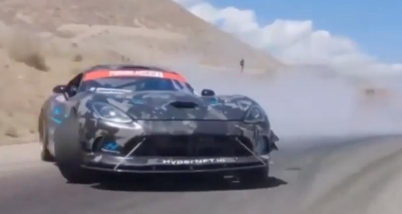 VIDEO - Cette Dodge Viper loupe son drift, ça finit en tête à queue