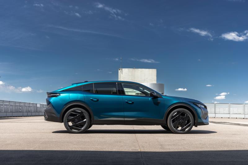Peugeot 408 (2022) | Les photos de la nouvelle berline surélevée au look de SUV coupé