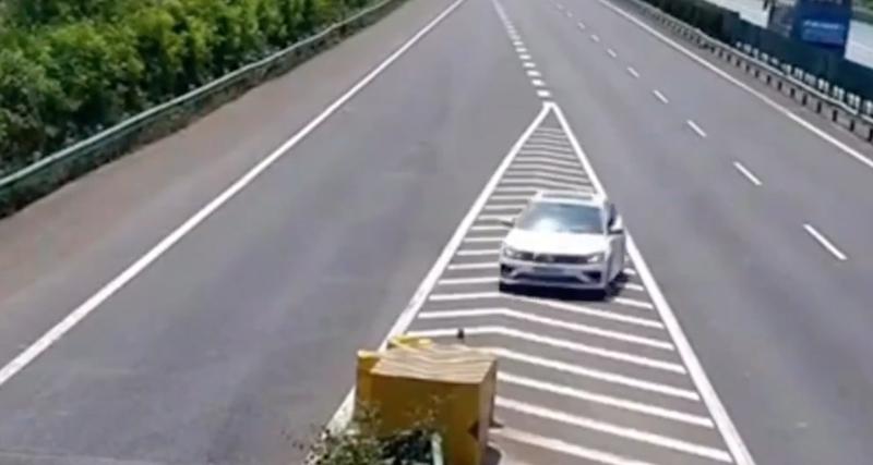  - VIDEO - Il manque sa sortie d'autoroute, son rattrapage est totalement loupé