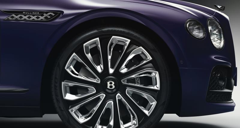 Bentley Flying Spur Mulliner Blackline (2022) : une nouvelle finition noire brillante pour la berline de luxe - Bentley Flying Spur Mulliner Blackline (2022)