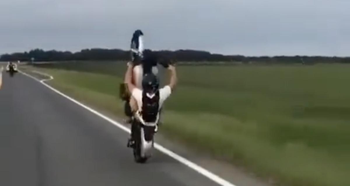 VIDEO - Ce motard enchaîne les roues arrière, sa confiance en lui devient son point faible