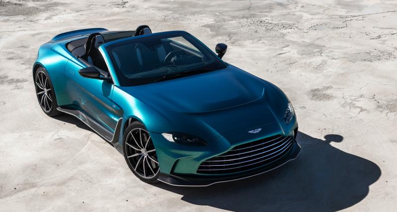 Aston Martin V12 Vantage Roadster (2022) : la dernière supercar à moteur V12 de la marque tombe le haut