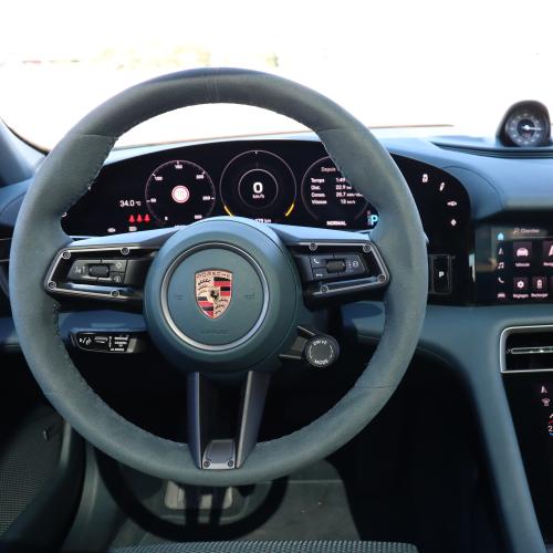Le système multimédia de la Porsche Taycan en images