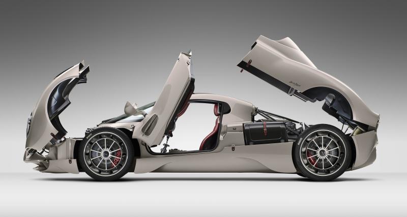 Pagani Utopia (2022) : cette nouvelle supercar italienne à moteur V12 est une oeuvre d’art sur roues - Une supercar légère au design particulièrement élégant