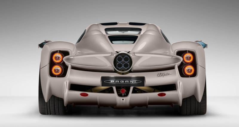 Pagani Utopia (2022) : cette nouvelle supercar italienne à moteur V12 est une oeuvre d’art sur roues - Des feux flottants à l’arrière de la Pagani Utopia