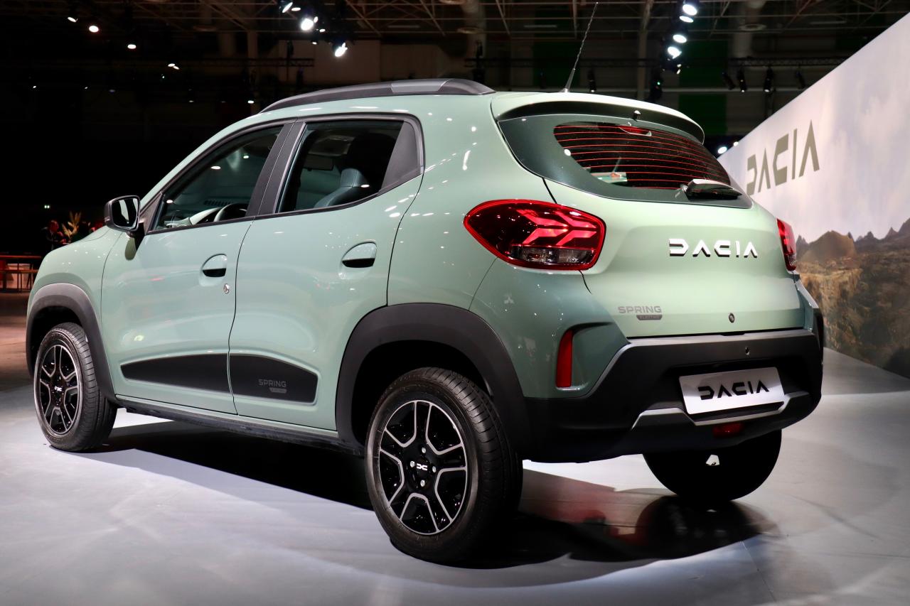 hd-dacia-spring---nos-photos-du-mod%C3%A8le-restyl%C3%A9-avec-le-dacia-link.jpg