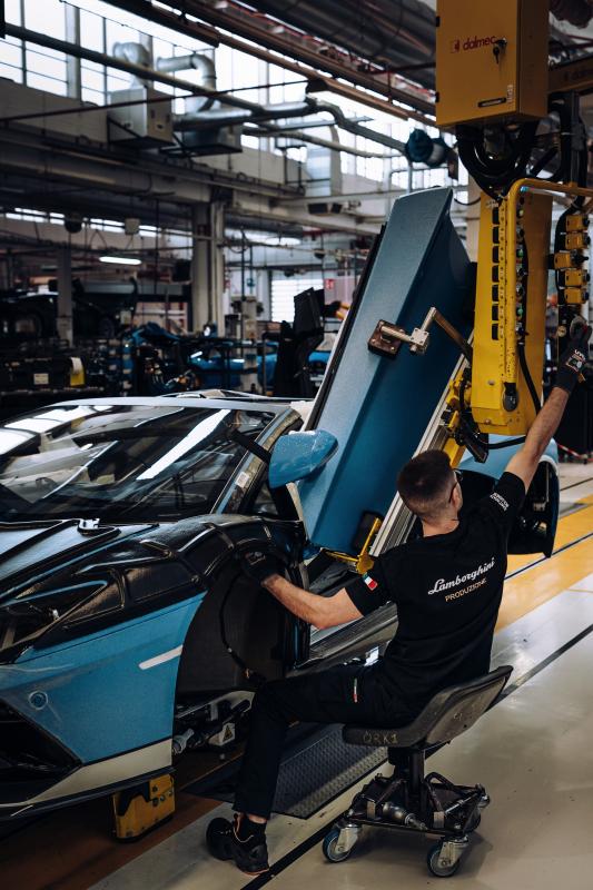  - Lamborghini Aventador | Les photos de l’ultime exemplaire produit