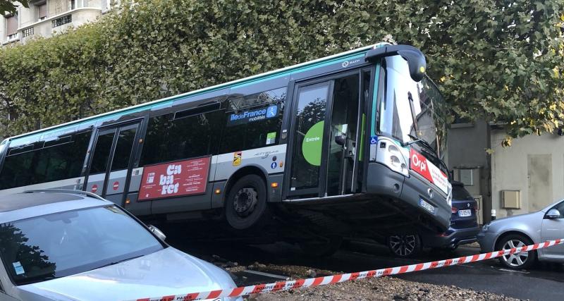  - Un bus de la RATP piégé par une rupture de canalisation, comme des airs de fin du monde