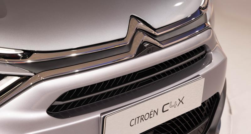 La Citroën C4 X est disponible à la commande, voici les prix de la berline surélevée aux chevrons - Citroën C4 X