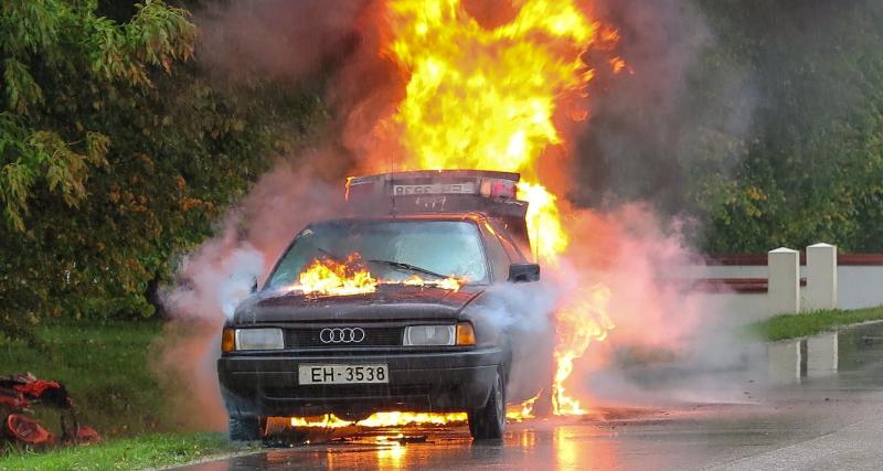  - VIDEO - Une voiture en feu sur l’autoroute A4 le 1er novembre, on distinguait la fumée dans l’obscurité