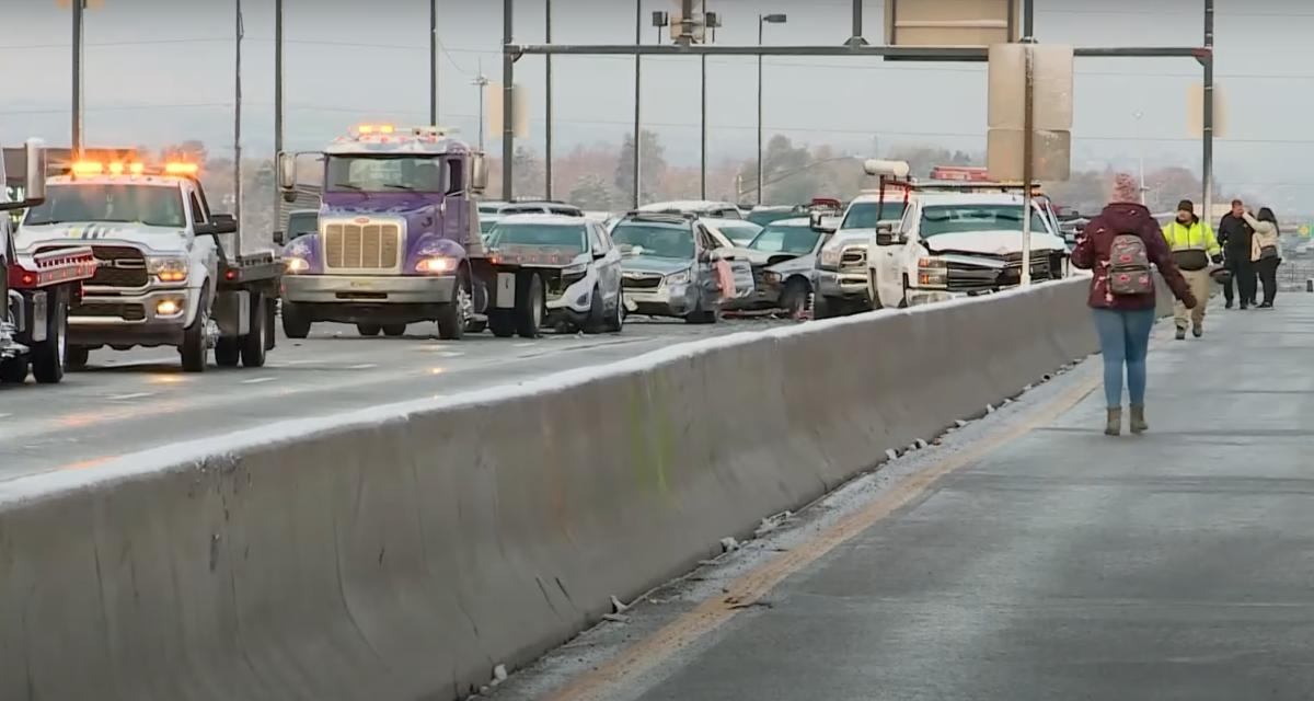 Une centaine de voitures impliquées dans un carambolage géant à cause des premières chutes de neige