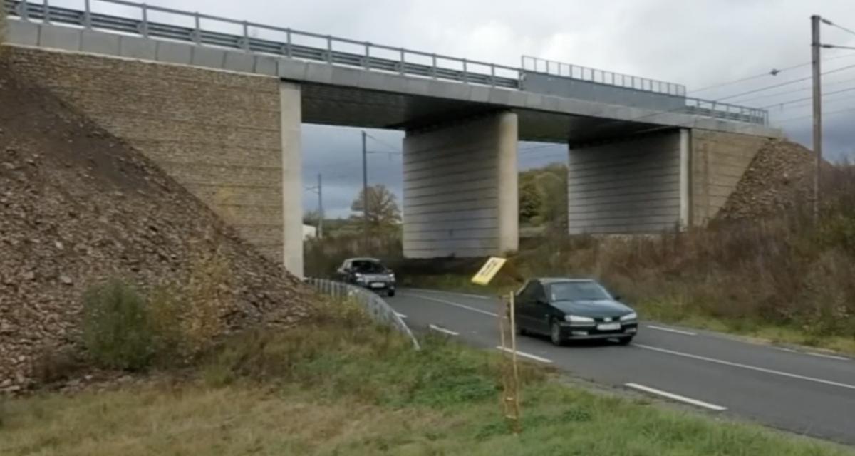 Ce pont a coûté plus de 2,5 millions d'euros, il ne mène nulle part