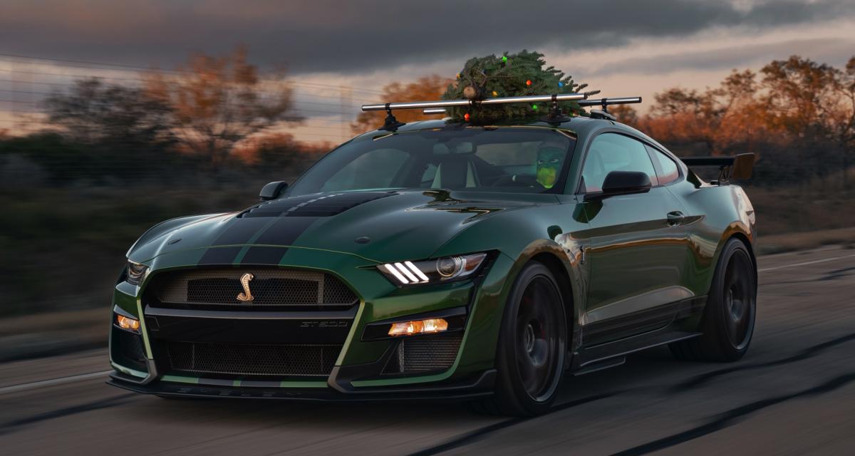 VIDEO - Cette Mustang préparée dépasse les 300 km/h avec un sapin accroché au toit