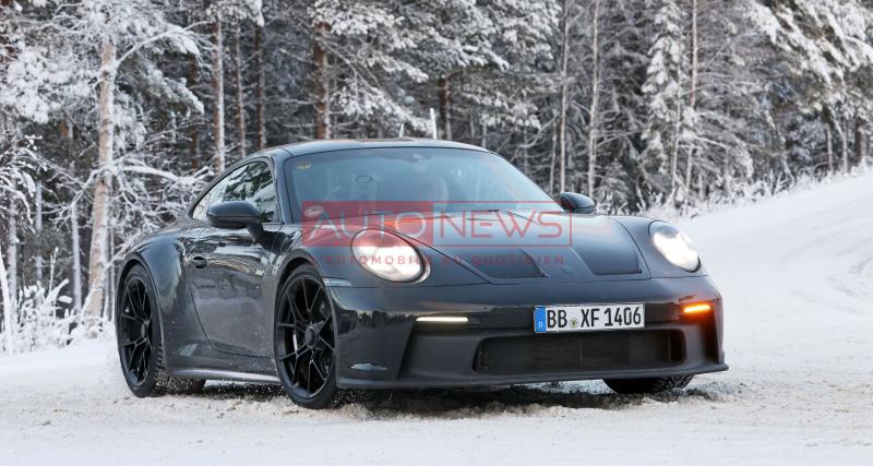 Ce prototype de la Porsche 911 ST se laisse surprendre lors de tests hivernaux en Laponie