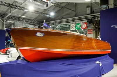 Riva Super Florida | Nos photos du bateau de Belmondo à vendre à Rétromobile