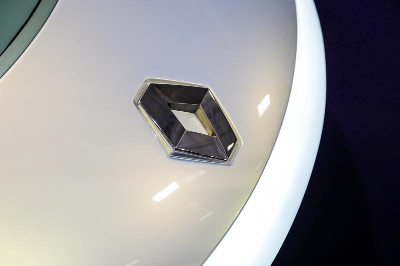 La soucoupe volante Renault adjugée pour plus de 70 000€ aux