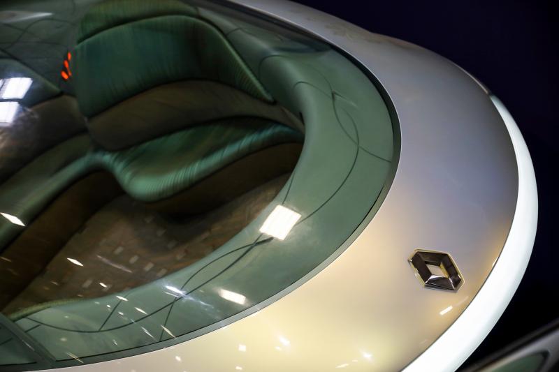 Renault Reinastella | Nos photos de la soucoupe volante à vendre à Rétromobile 2023