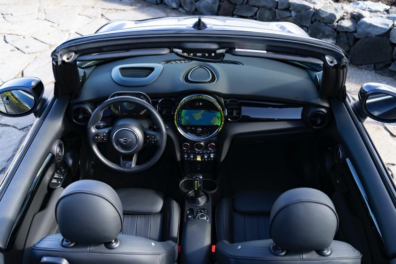 Mini Cooper SE Cabrio (2023) | Les photos du petit cabriolet 100% électrique