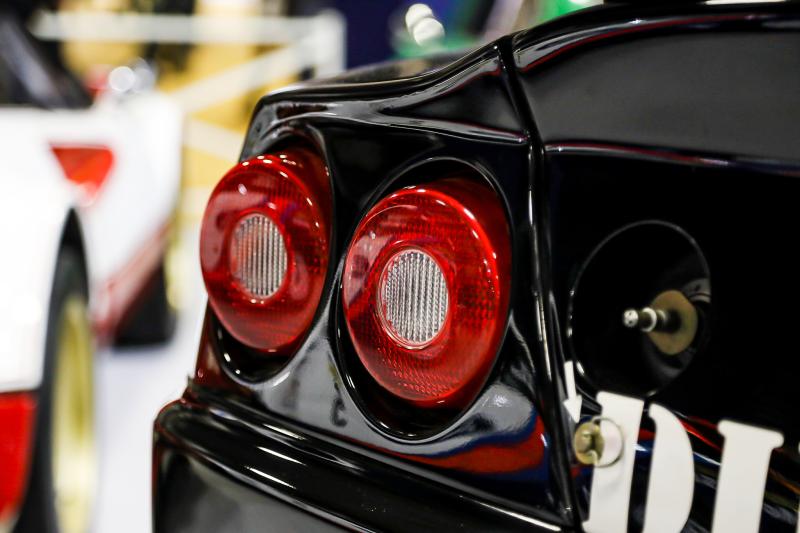 Ferrari 575 GTC | Nos photos de la supercar de course à vendre à Rétromobile