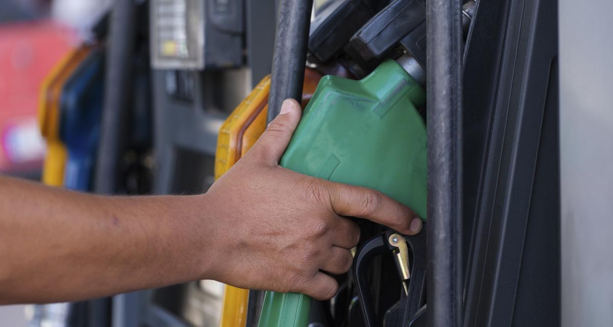 Pénurie de carburants : que risque-t-on à remplir un bidon d'essence ?
