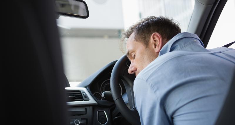  - Cet article du Code de la route vous interdit de dormir dans votre voiture, ça peut valoir une grosse amende
