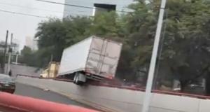 VIDEO - Ce chauffeur routier confond son camion avec un skateboard