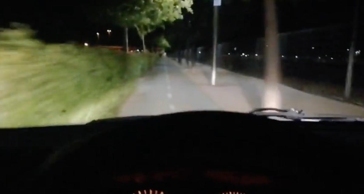 VIDEO - Cet automobiliste roule sur la piste cyclable volontairement, probablement un délire
