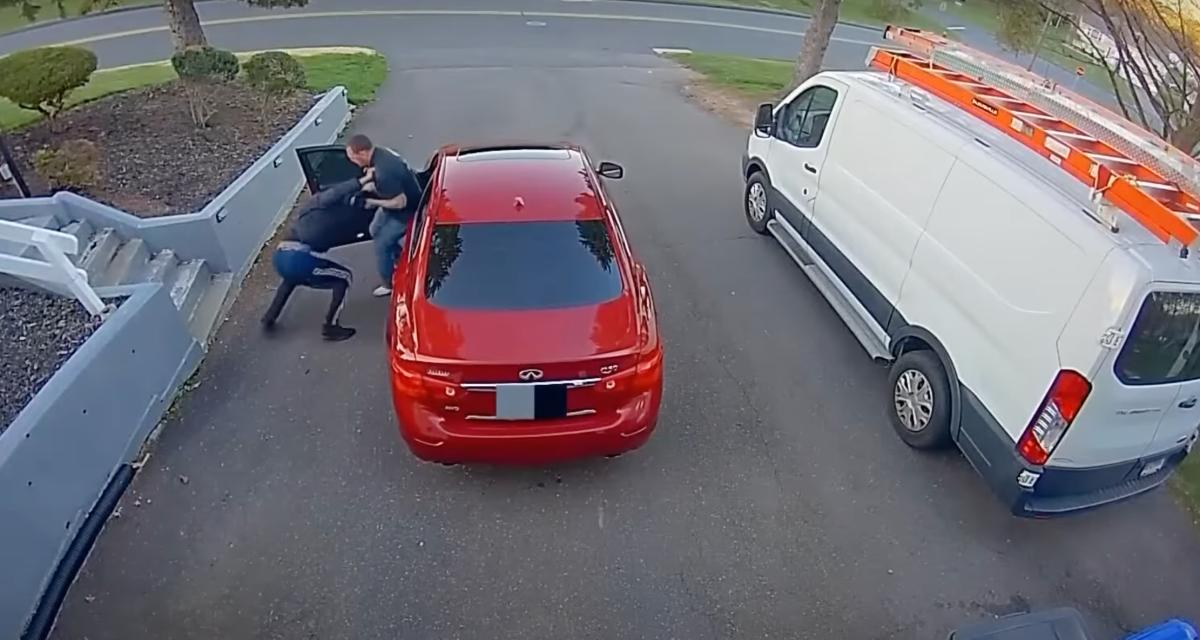 VIDEO - Il s'oppose aux quatre voleurs et parvient à résister pour garder sa voiture !