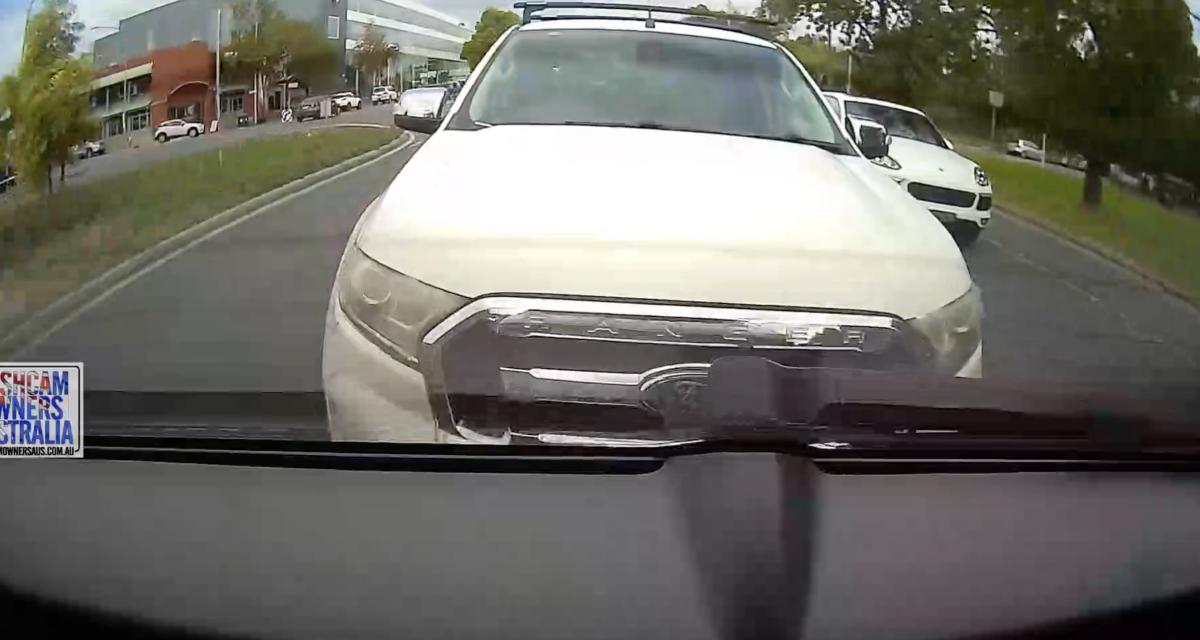 VIDEO - Ce conducteur est un peu trop énervé, il se fait vite remettre en place