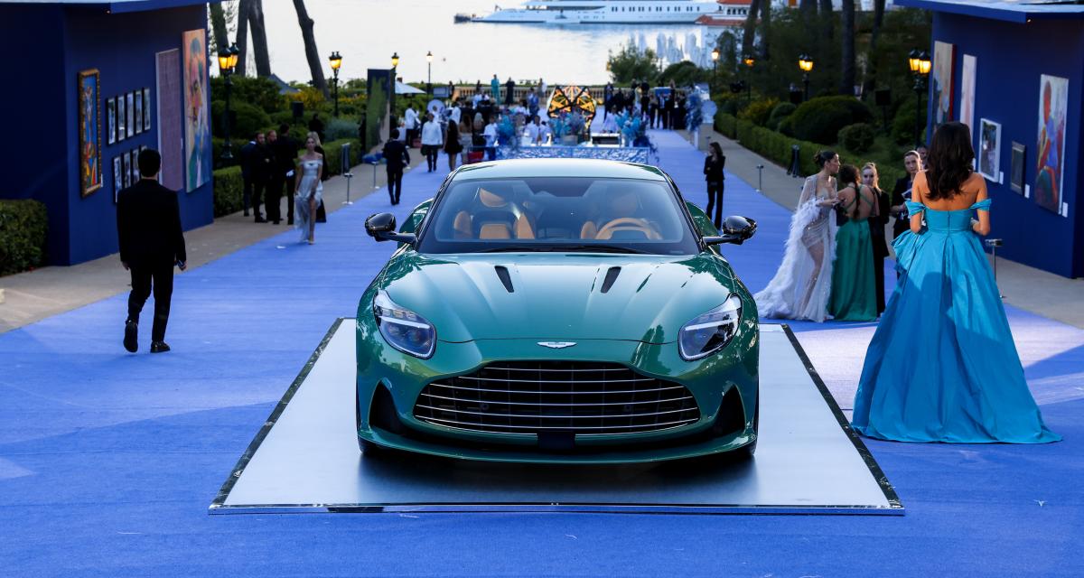 Le premier exemplaire de l'Aston Martin DB12 est vendu, son prix atteint des sommets