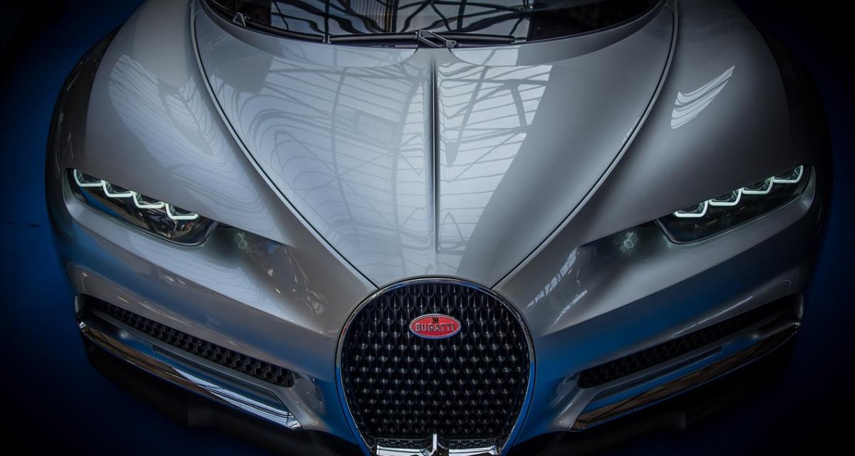 VIDEO - Une échelle se coince sous le pare-chocs d'une Bugatti, son conducteur est dépité
